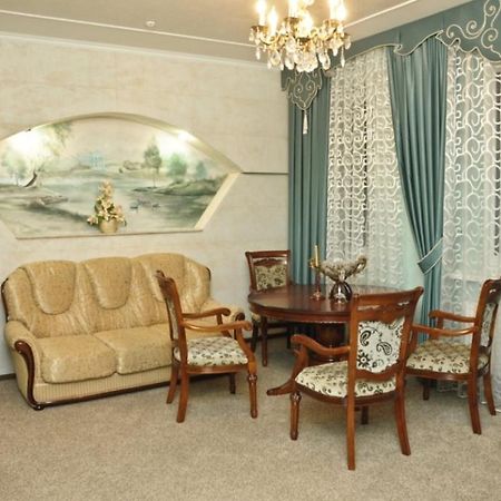 Coliseum Hotel Khmel'nyts'kyy Phòng bức ảnh