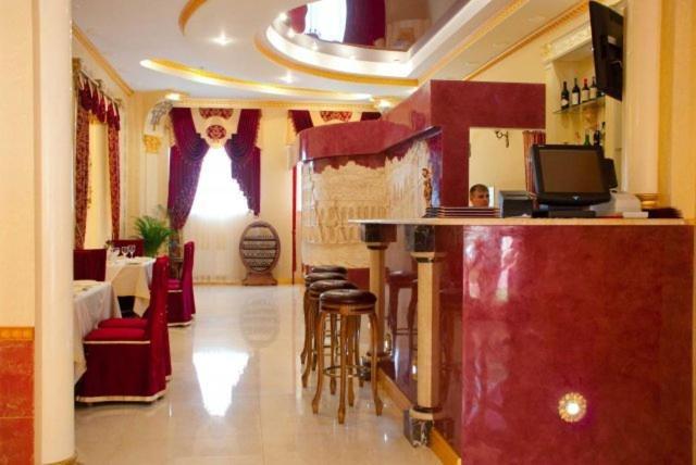 Coliseum Hotel Khmel'nyts'kyy Ngoại thất bức ảnh