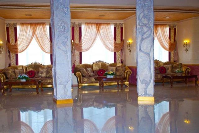 Coliseum Hotel Khmel'nyts'kyy Ngoại thất bức ảnh