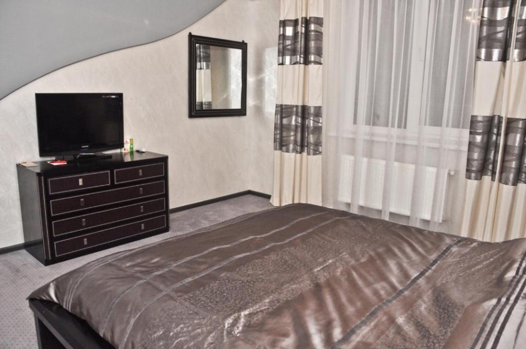 Coliseum Hotel Khmel'nyts'kyy Phòng bức ảnh