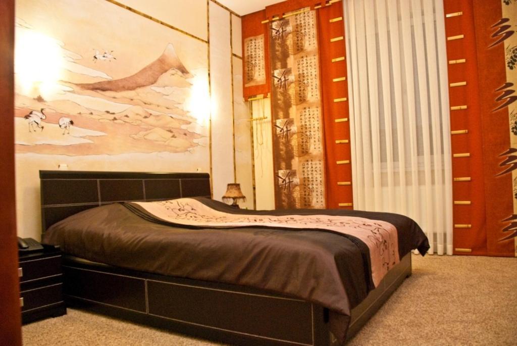 Coliseum Hotel Khmel'nyts'kyy Phòng bức ảnh