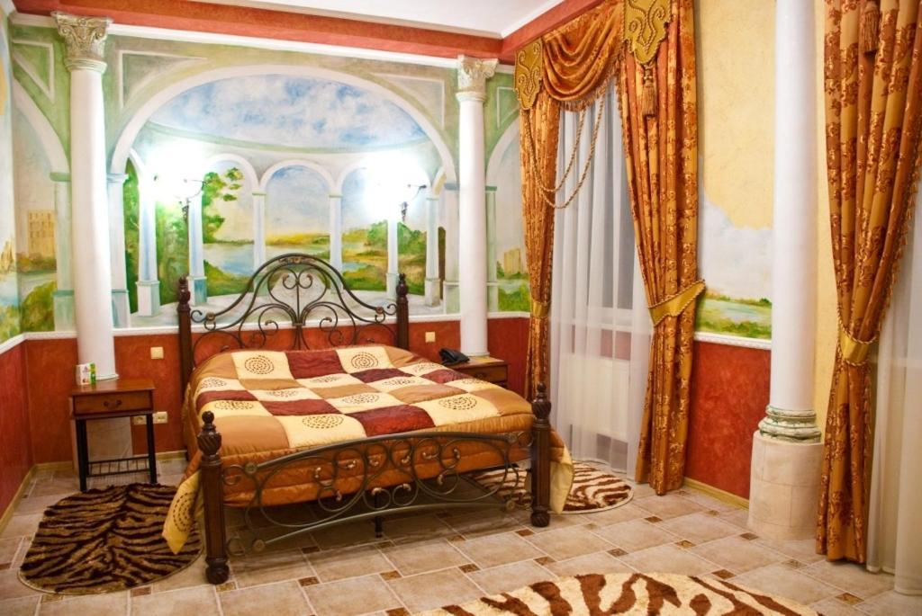 Coliseum Hotel Khmel'nyts'kyy Phòng bức ảnh