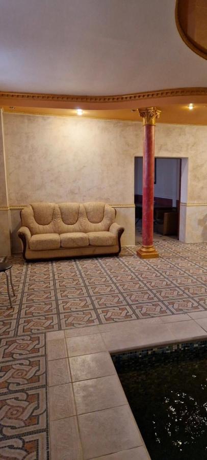 Coliseum Hotel Khmel'nyts'kyy Ngoại thất bức ảnh