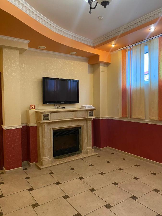 Coliseum Hotel Khmel'nyts'kyy Ngoại thất bức ảnh