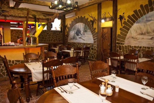 Coliseum Hotel Khmel'nyts'kyy Ngoại thất bức ảnh
