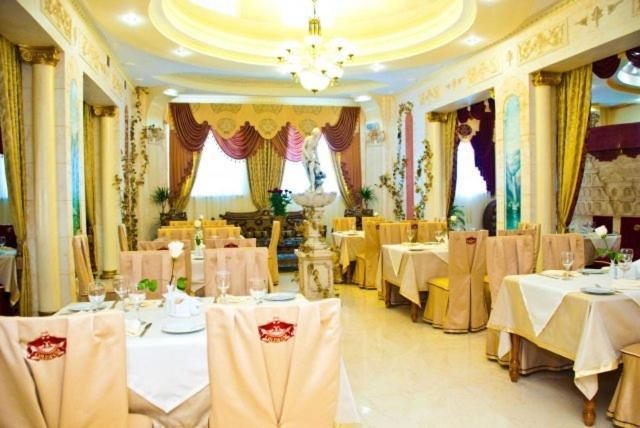 Coliseum Hotel Khmel'nyts'kyy Ngoại thất bức ảnh