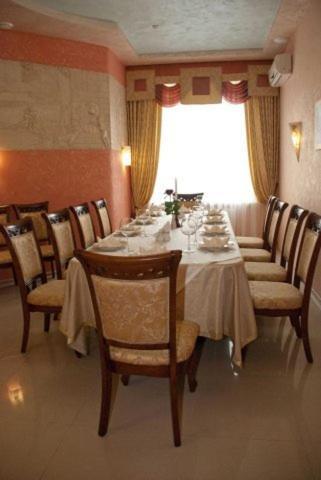 Coliseum Hotel Khmel'nyts'kyy Ngoại thất bức ảnh