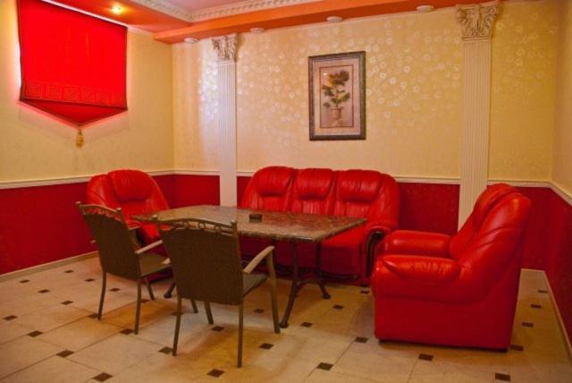 Coliseum Hotel Khmel'nyts'kyy Ngoại thất bức ảnh
